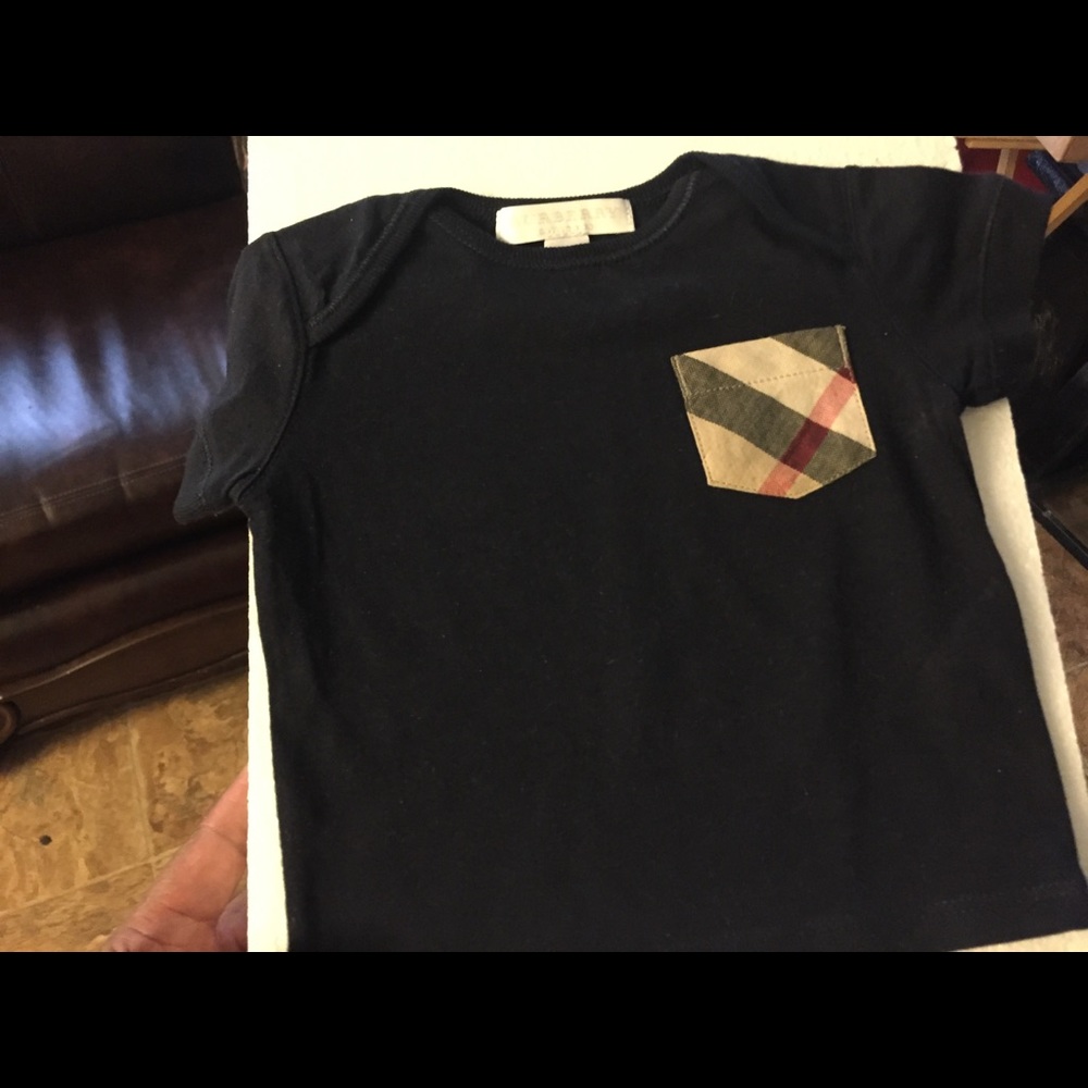 Burberry tee